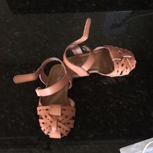 Toddler sandals.